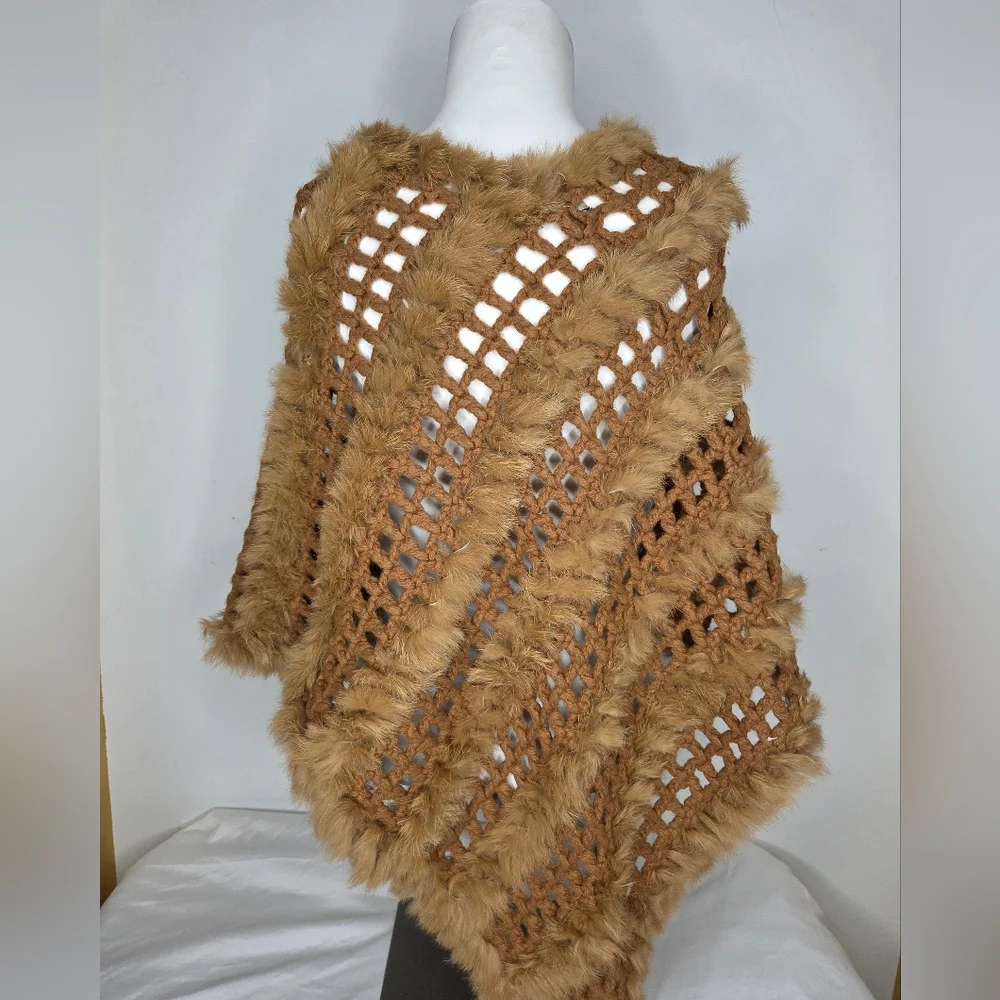 Neiman Marcus Brown Ponchi Wool and Cashmere with Rabbit Fur Trim - Picture 3 of 9